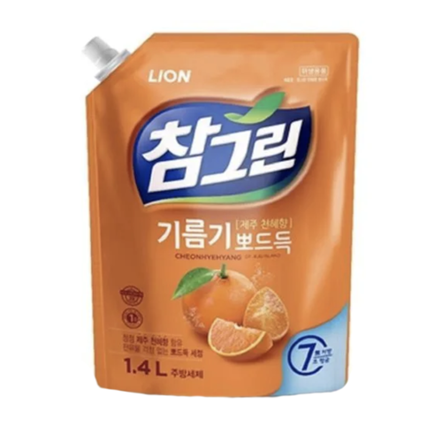 Средство для мытья посуды, овощей и фруктов Японский мандарин 1.4 л [Lion] Chamgreen Cheonhyehyang Refill